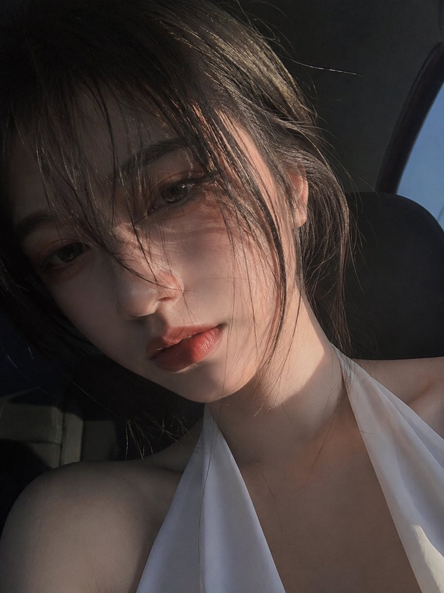 Smartphone Close-Up Portrait with Golden Sunset Light — AI result, variation 2 of 2